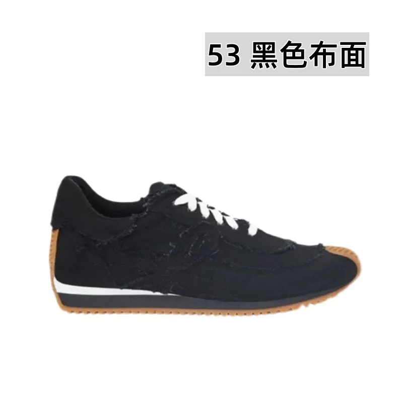 👟👟Ex-factory price 520👟👟 Men's size +10 Super 🔥Hot [LOEWE·Loewe] Forrest Gump shoes, invincible foot feel! The most popular model of the year, shoes with high moral training inside! 2025 new product series 💯Spliced ​​upper. The hidden inner height is soft and comfortable, and the minimalist style is very eye-catching. It is very advanced no matter how you match it. The heel design is novel. Soft and comfortable, and the splicing is light and comfortable: the foot feels invincible. It is rated as the most comfortable running style. It feels like walking on flat ground❤️Original details! The low-cut shoes have the initials of the brand logo on the side, making them a must-have for your shoe cabinet! Upper: imported suede + cowhide + original cloth splicing, cowhide foot pads, original customized abrasive tool combination outsole! Original packaging! 🏆 ✦Upper: imported suede + cowhide + original fabric splicing ✦Insole: movable latex cowhide insole ✦Outsole: original molded TPU combination outsole ✦Female size: 35--40, ✦Male size: 39--45,